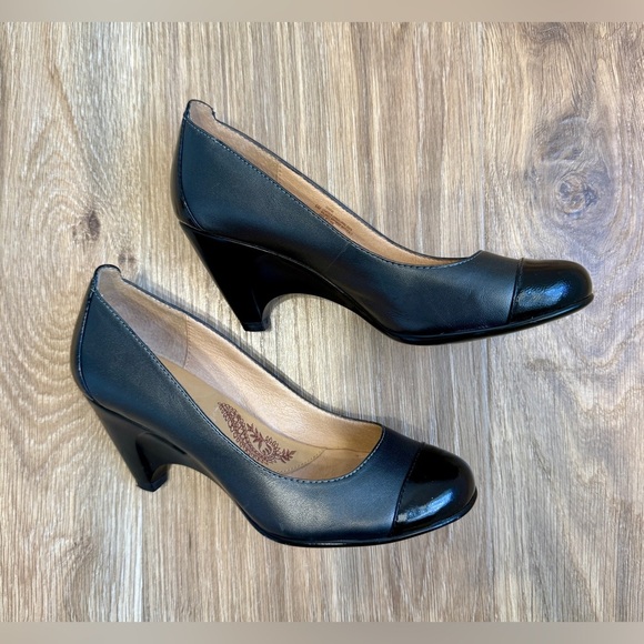 Sofft Tansy Size 6 Shoes Black Leather Slip On Pump Heeled Cap Toe Shoes LNC - Picture 3 of 6